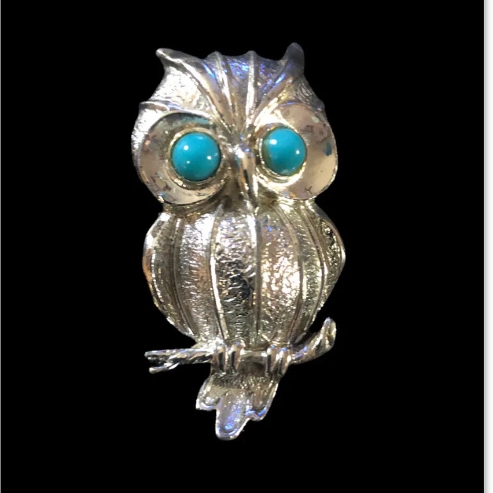 VINTAGE SIGNED JJ SILVER TONE OWL PIN BROOCH  FAUX TURQUOISE stone  EYES